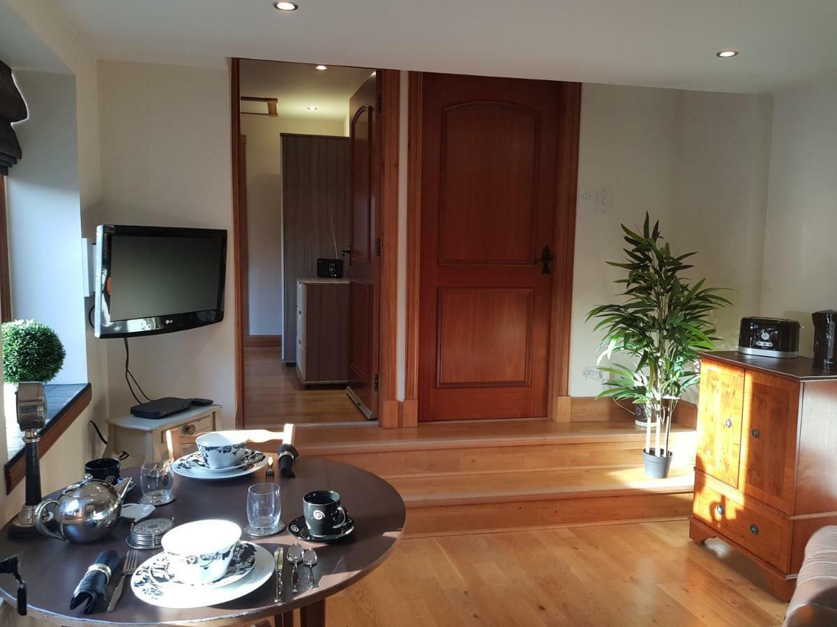 The Smiddy Suite Ellon ภายนอก รูปภาพ
